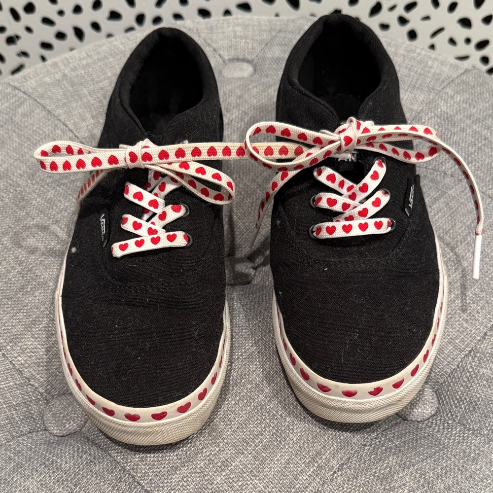 Girls Vans Youth Size 2 Black Kids Shoes with Hearts Valentines